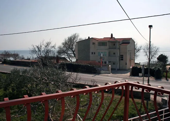 Apartment By The Sea Duce, Omis - 4852 Duće