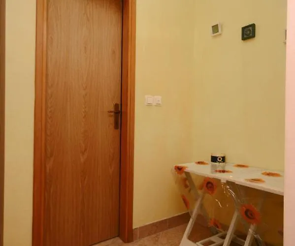 Apartment By The Sea Duce, Omis - 4852 Duće