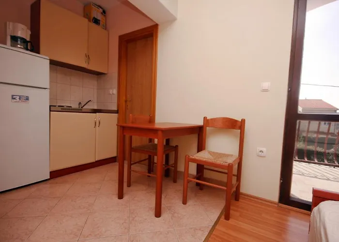 Apartment By The Sea Duce, Omis - 4852 Duće