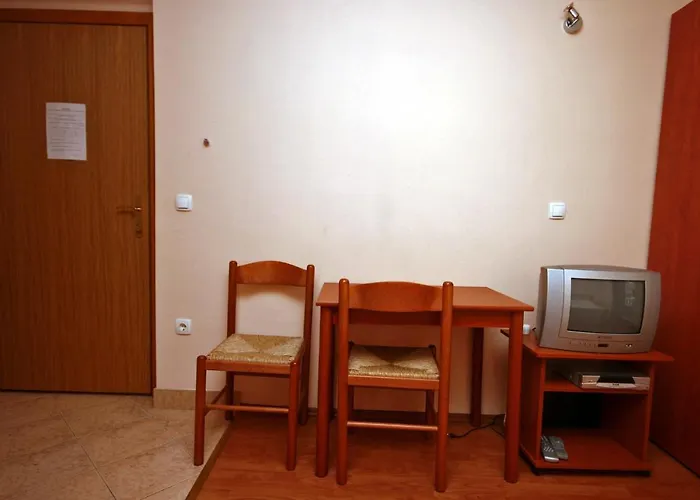 Apartment By The Sea Duce, Omis - 4852 Duće